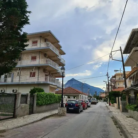 Seaside In Xilokastro - Thalassa Blue By Kottas * 西洛卡特伦